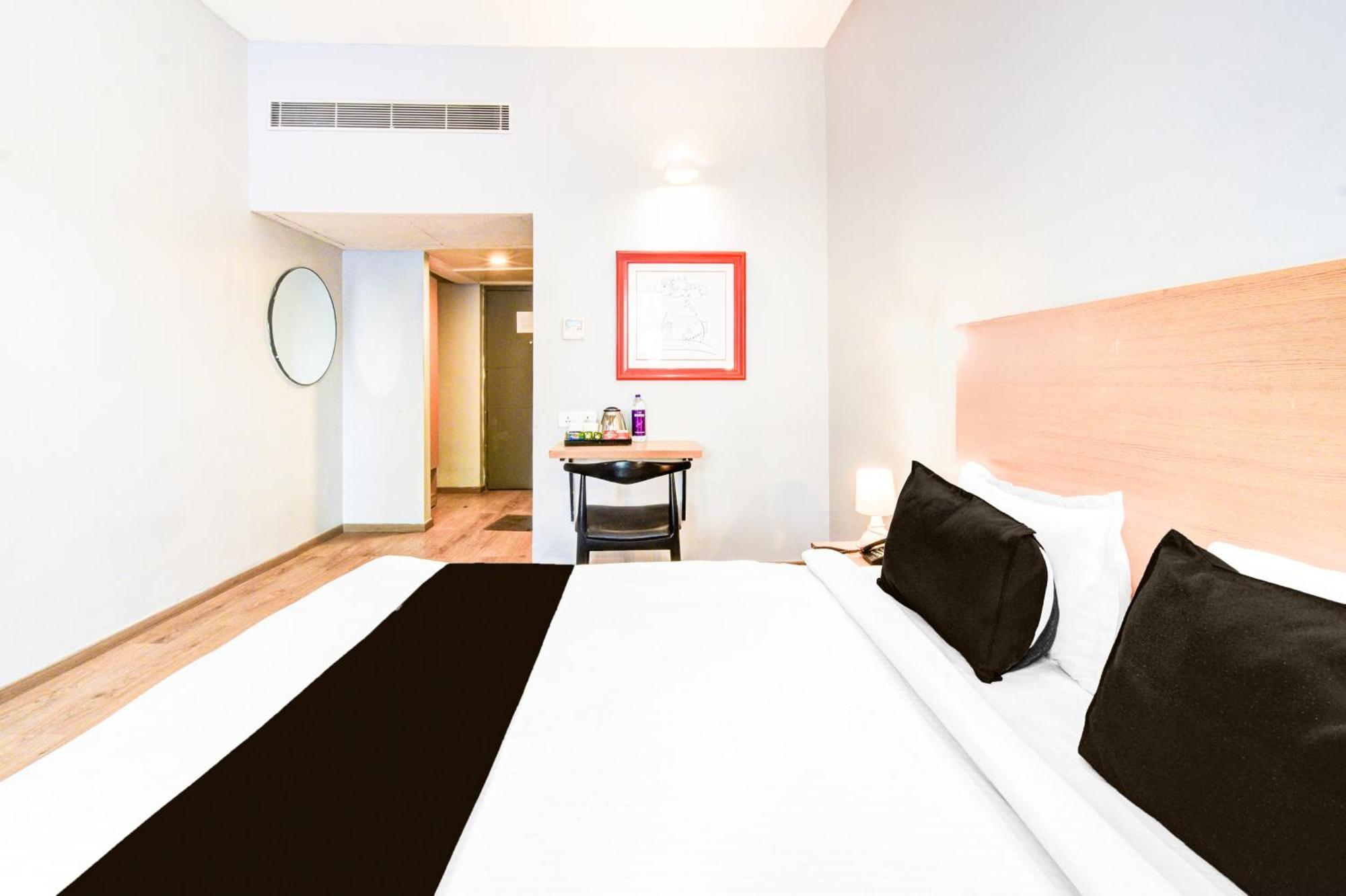 Super Townhouse Lakdikapul Ξενοδοχείο Χιντεραμπάντ Εξωτερικό φωτογραφία
